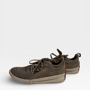 Sorel Out 'N About Waterproof Leather Shoe in Green Size 10